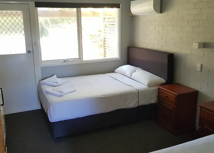 Bateau Bay Hotel