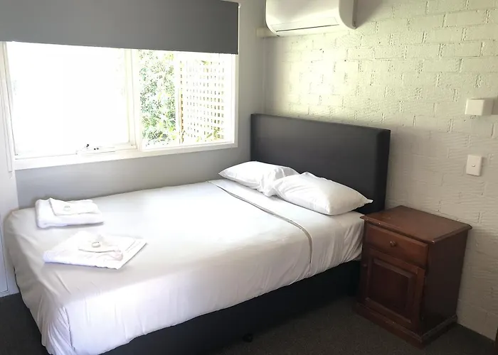 Bateau Bay Hotel